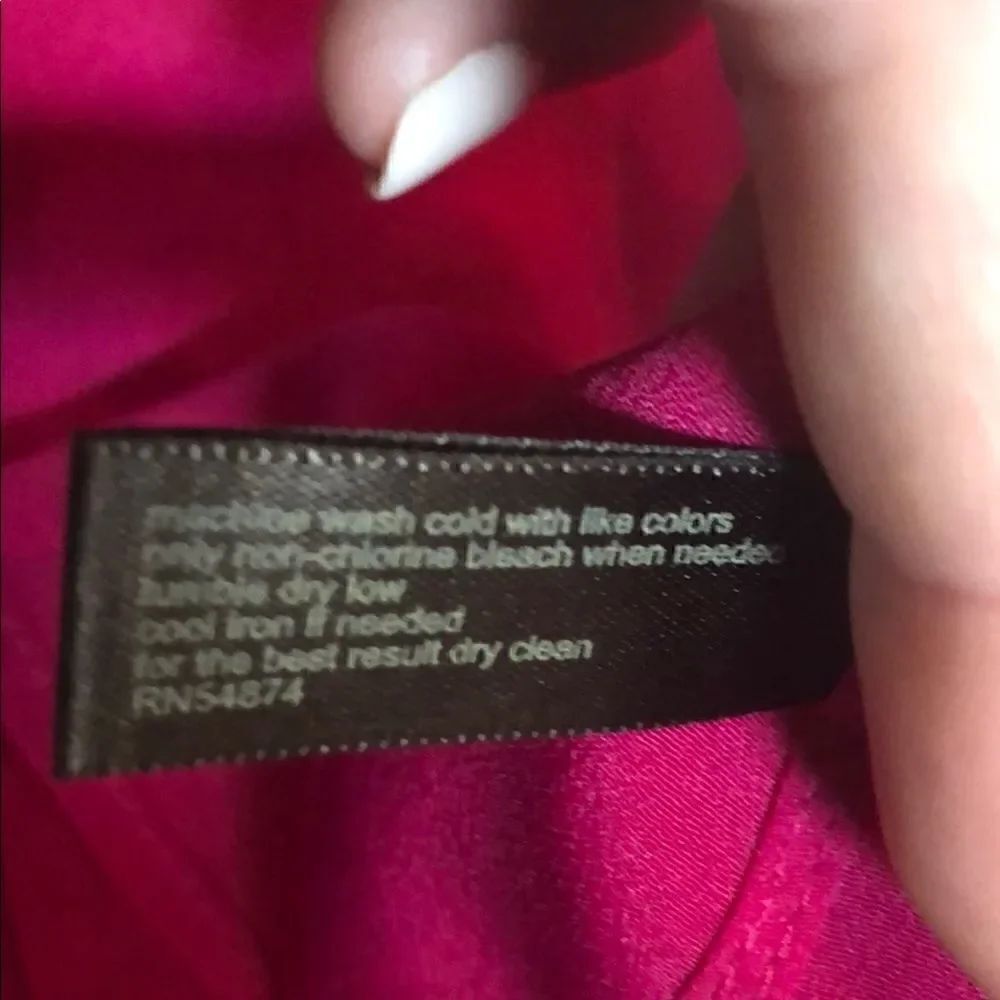 The Limited Fuchsia blouse 👚 size Small - Picture 7 of 7